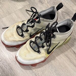 Nike Men's Black and Cream Athletic Shoes